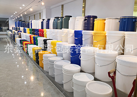 操逼视频欧美3D吉安容器一楼涂料桶、机油桶展区